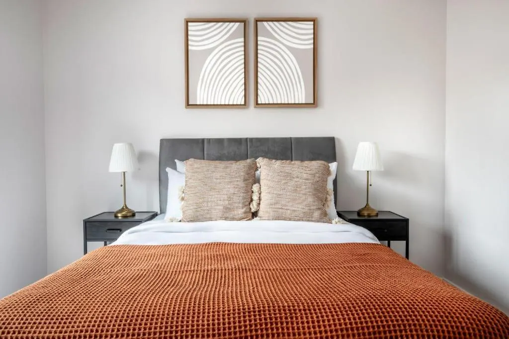 Centralised & Comfy - Sleeps 8 People Shoreditch London Apartment